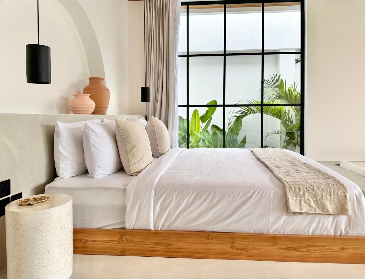 The Suites By The Young Villas Uluwatu Exteriör bild