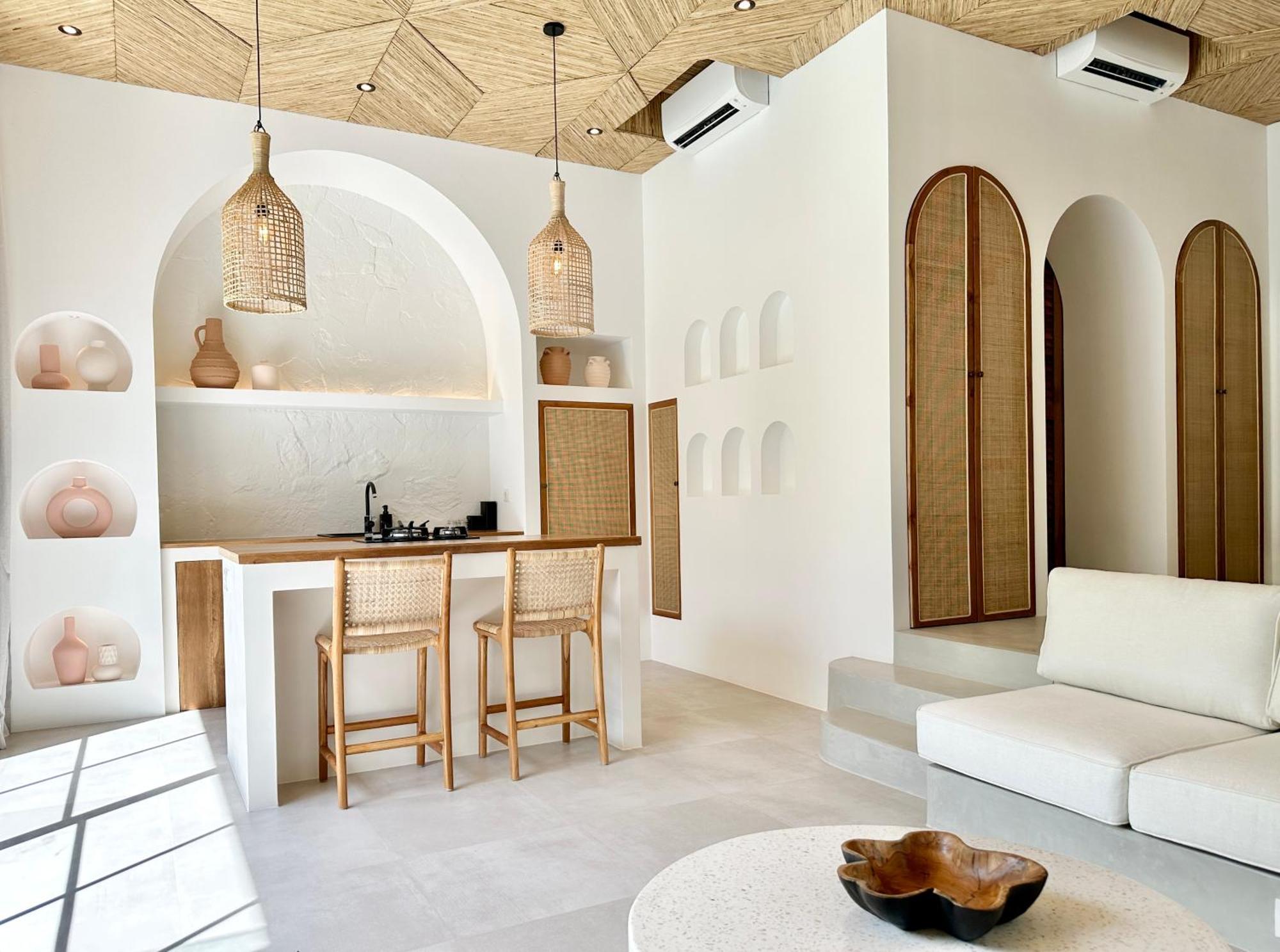 The Suites By The Young Villas Uluwatu Exteriör bild