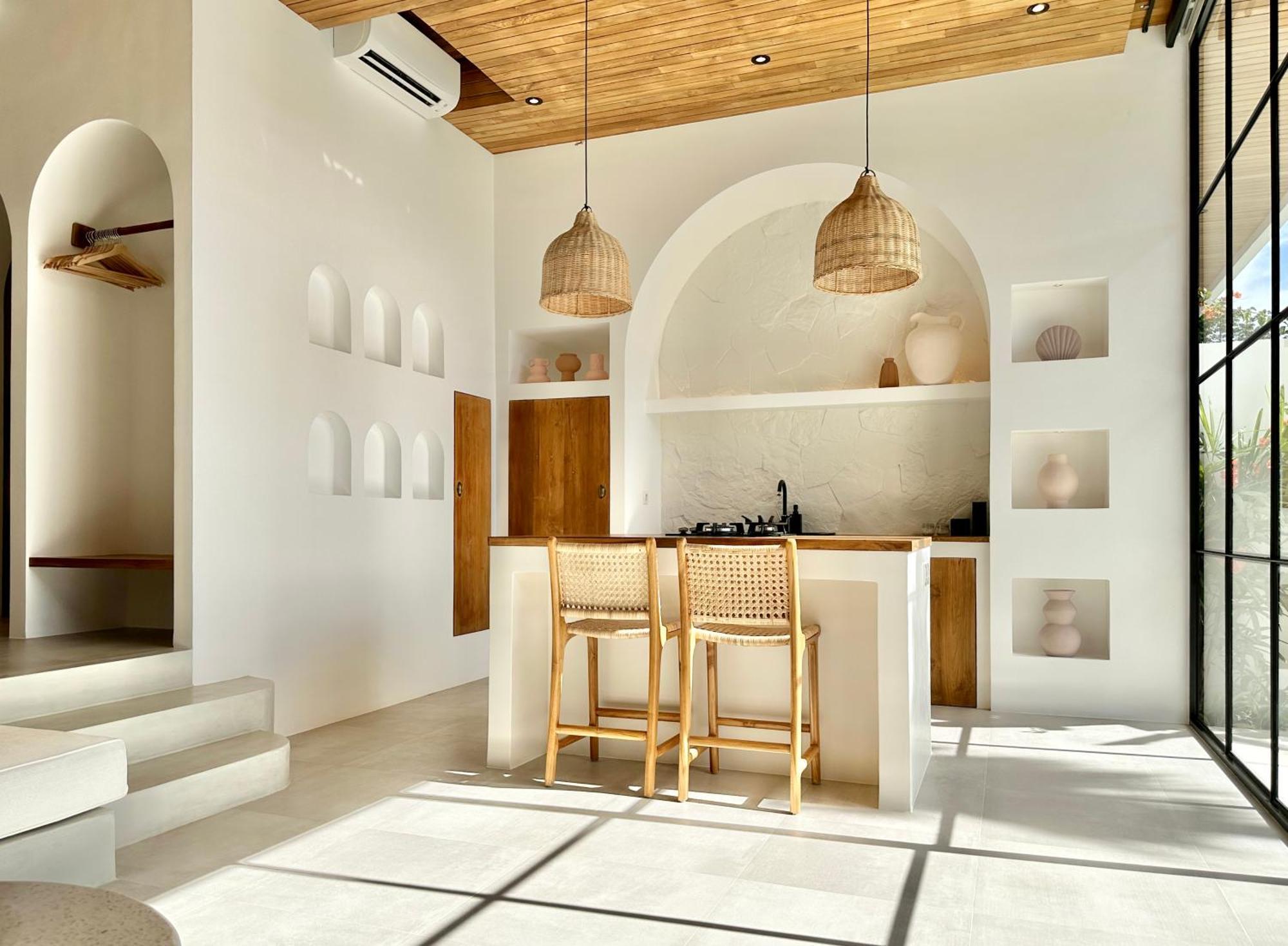 The Suites By The Young Villas Uluwatu Exteriör bild
